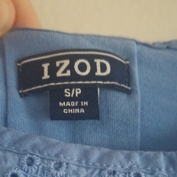 Izod Women's 100%‎ Cotton Cornflower Blue Cutout Blouse Size Small Boxy Eyelet - Picture 2 of 9